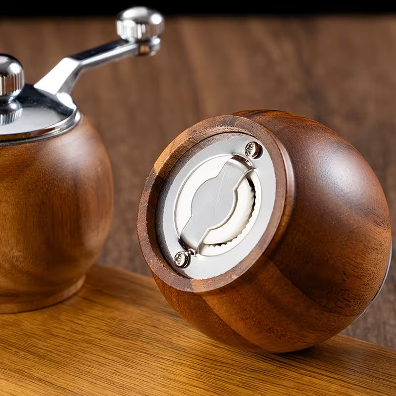 Wooden Manual Pepper Grinder – Hand-Crank Salt & Pepper Mill