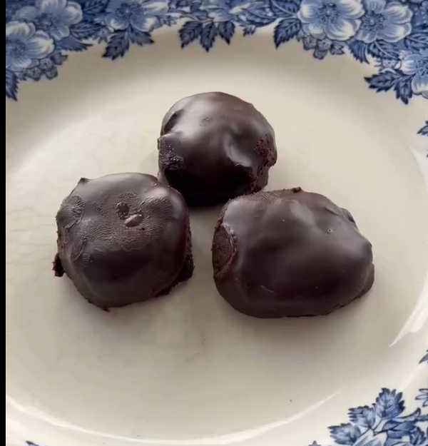 Place in the freezer for 30–45 minutes until the chocolate shell sets completely firm. Remove, slice with a sharp knife into bars or squares, and serve cold. Keep stored in the freezer for maximum crunch!