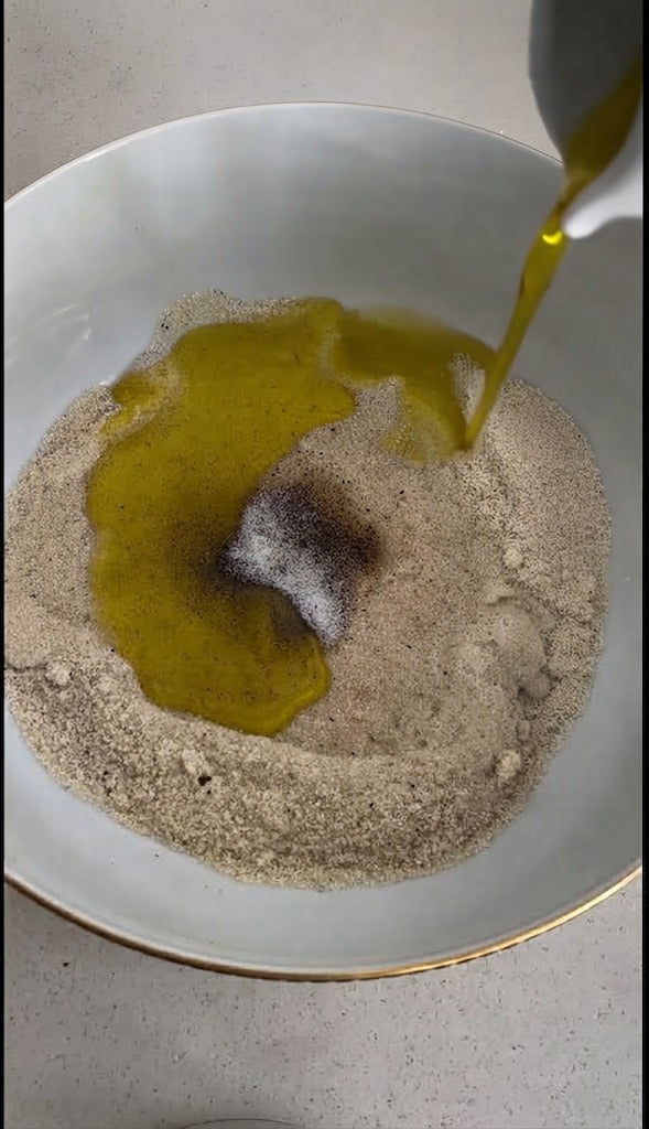 Heat oil, open spices for 30 seconds, add vegetables and herbs, and cook for 10 minutes without liquids. Add seasoning water and bring to a boil.