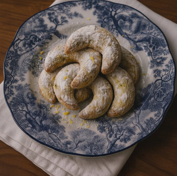 Греческое печенье курабье с узо и орехами
