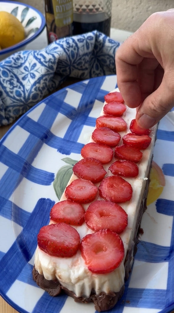 Pour the mixture into a silicone cake mold or lined round cake pan. Tap gently to release air bubbles. Refrigerate for at least 4 hours (or overnight) until firm and set.