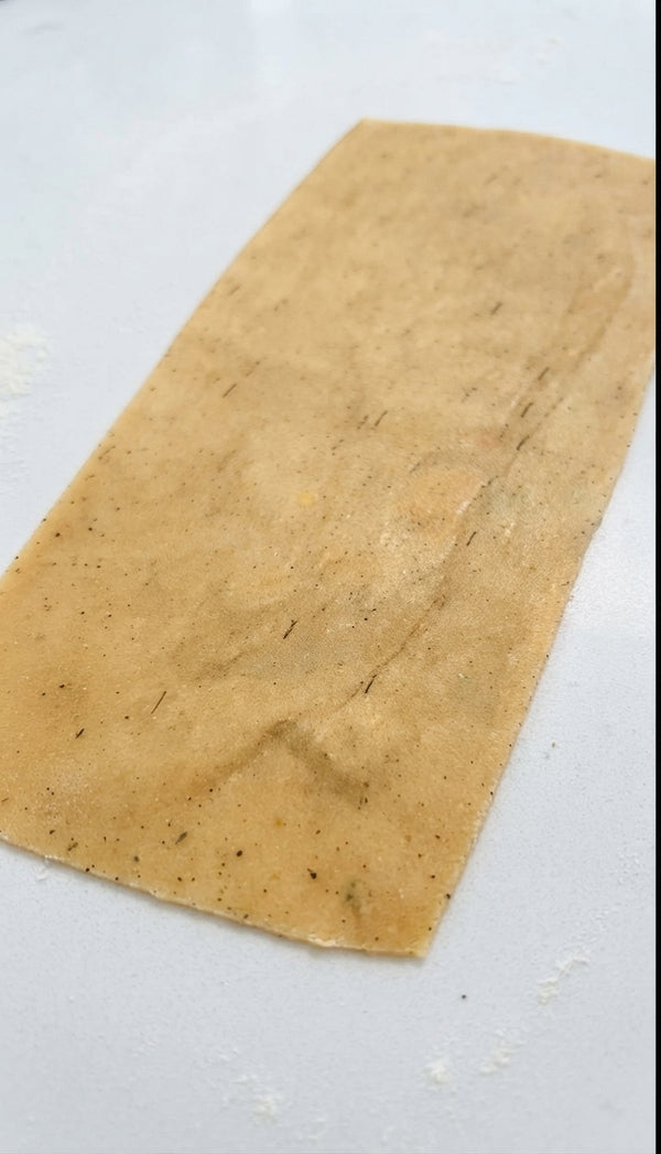 Boils in just 2-3 minutes. Boil the fresh spaghetti in salted water with a drop of olive oil for 2–3 minutes until al dente. Reserve ¼ cup of starchy pasta water, then drain the pasta and set aside.