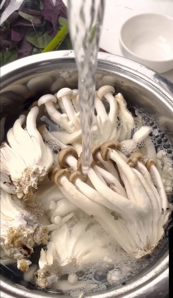 Add the shredded cabbage and sliced Marina mushrooms into the batter. Toss well until all vegetables are evenly coated.